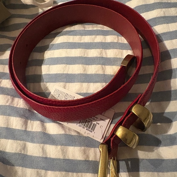 GAP Red Belt with Gold Buckle - Picture 2 of 2